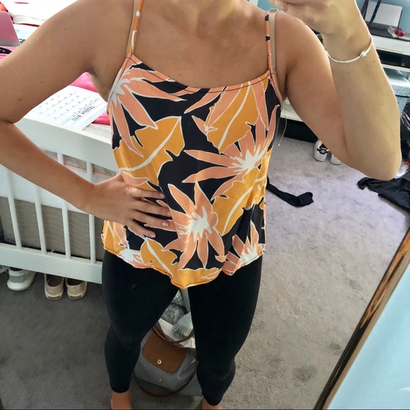 🚨FINAL OFFER🚨 GAP PRINTED TANK - Picture 3 of 3